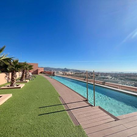 Sky Garden & Seasonal Pool Views By Ele Apartments Малага Екстериор снимка
