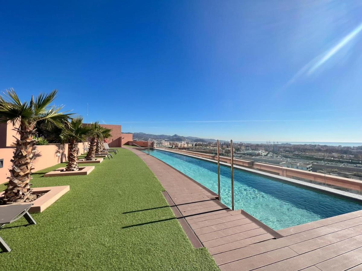 Sky Garden & Seasonal Pool Views By Ele Apartments Малага Екстериор снимка