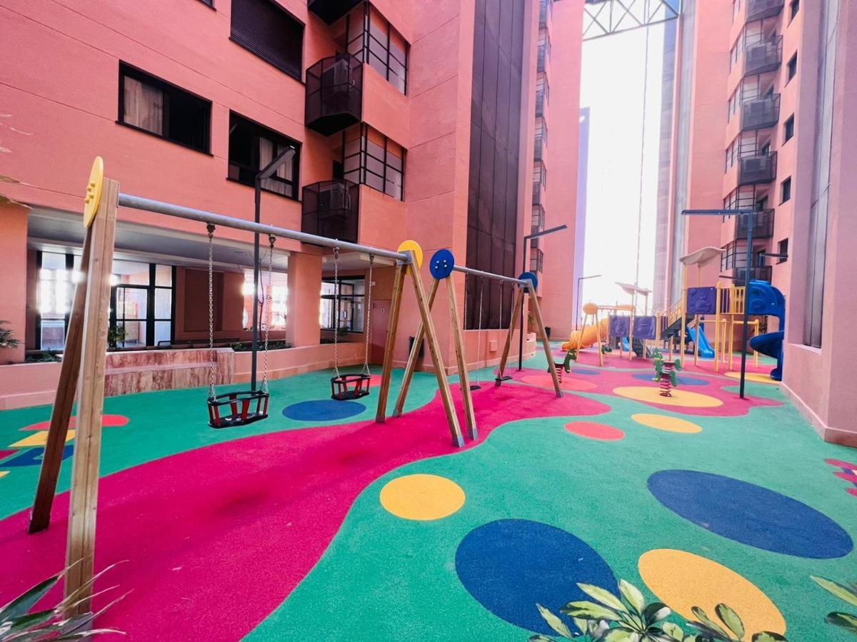 Sky Garden & Seasonal Pool Views By Ele Apartments Малага Екстериор снимка